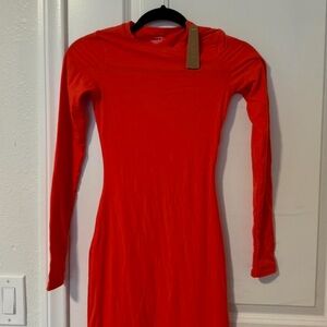 Skims fits everybody long sleeve dress in poppy
